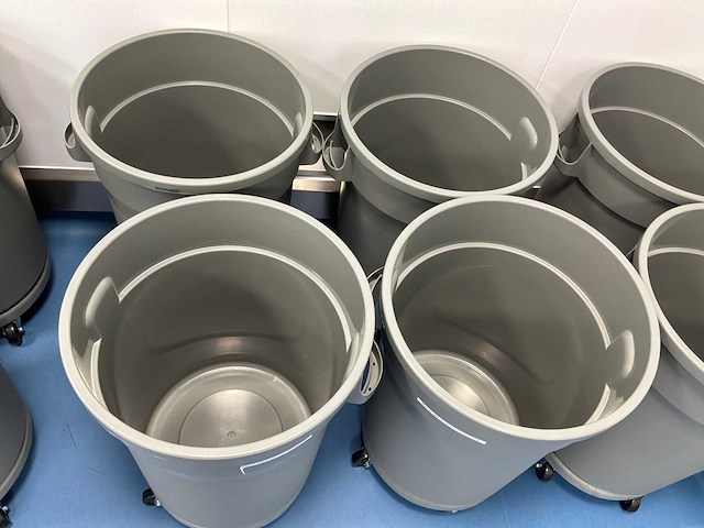 Plastic vuilnisbak - afbeelding 2 van  3