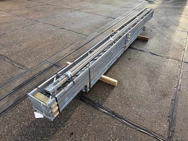 Platdak - staalconstructie 4.90 x 12.00 meter (59m2) - afbeelding 2 van  8