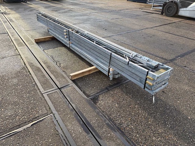 Platdak - staalconstructie 4.90 x 12.00 meter (59m2) - afbeelding 4 van  8