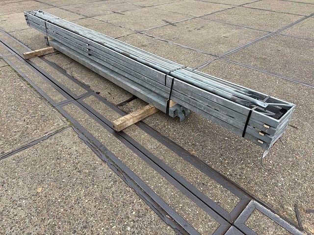 Platdak - staalconstructie 4.90 x 12.00 meter (59m2) - afbeelding 1 van  2