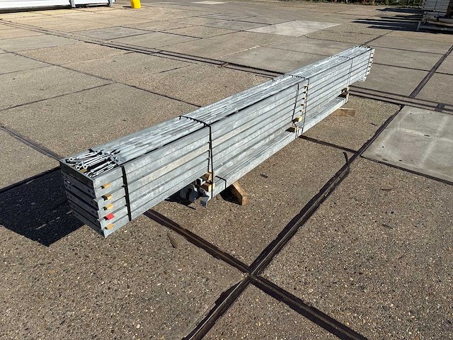 Platdak - staalconstructie 4.90 x 20.00 meter (98m2) - afbeelding 1 van  8