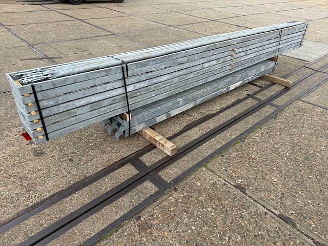 Platdak - staalconstructie 4.90 x 24.00 meter (118m2) - afbeelding 1 van  8