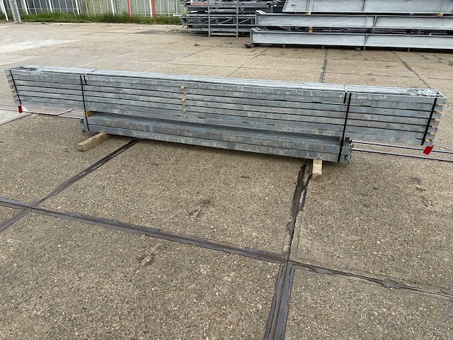 Platdak - staalconstructie 4.90 x 24.00 meter (118m2) - afbeelding 1 van  8