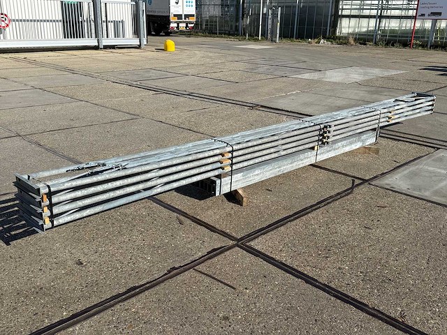 Platdak - staalconstructie 6.40 x 12.00m (77m2) - afbeelding 1 van  8