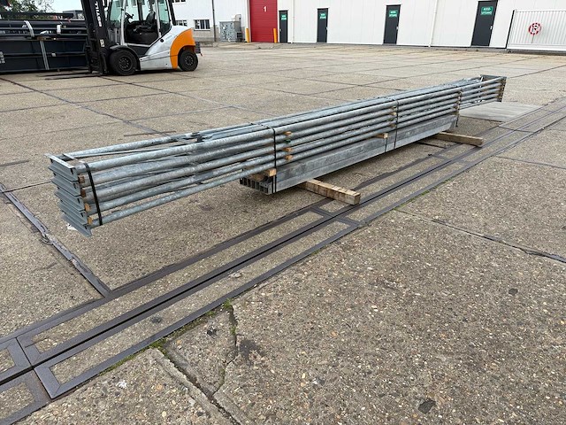 Platdak - staalconstructie 6.40 x 16.00 meter (102m2) - afbeelding 1 van  6