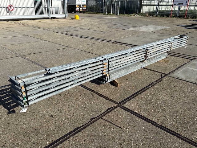 Platdak - staalconstructie 6.40 x 16.00 meter (102m2) - afbeelding 1 van  6