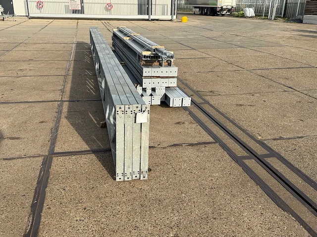 Platdak - staalconstructie 9.60 x 25.00 meter (240m2) - afbeelding 10 van  11