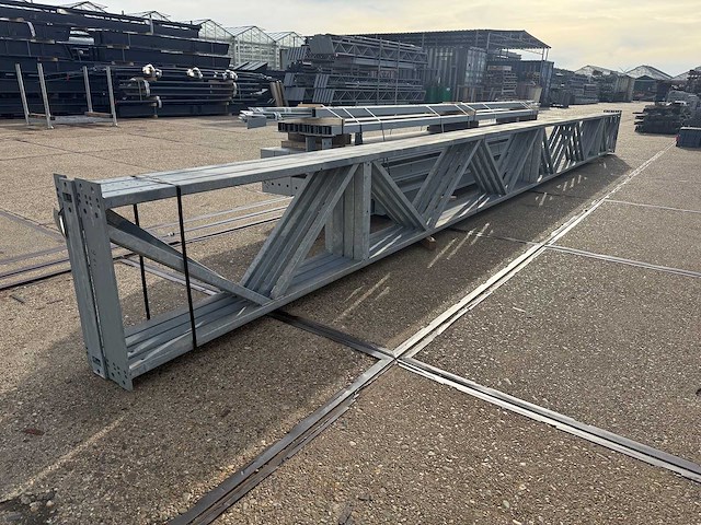 Platdak - staalconstructie 9.60 x 25.00 meter (240m2) - afbeelding 1 van  11