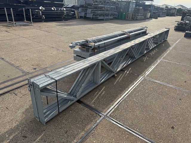 Platdak - staalconstructie 9.60 x 25.00 meter (240m2) - afbeelding 1 van  11