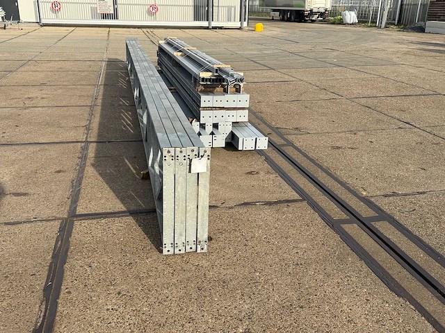 Platdak - staalconstructie 9.60 x 25.00 meter (240m2) - afbeelding 10 van  11
