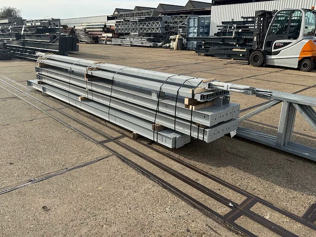 Platdak - staalconstructie 9.60 x 25.00 meter (240m2) - afbeelding 5 van  11