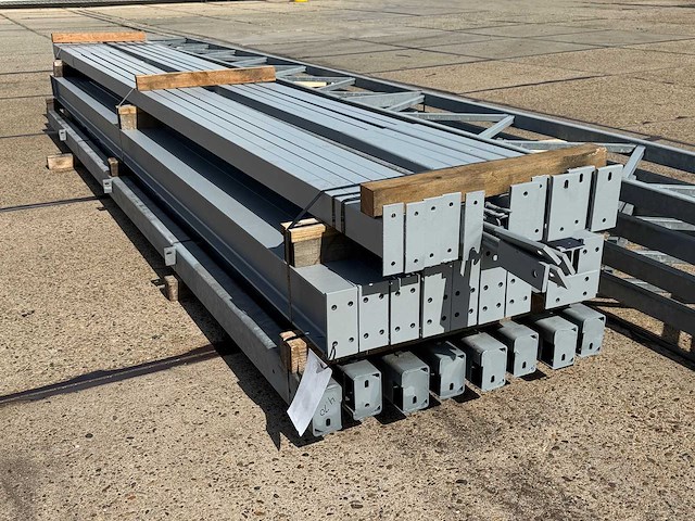 Platdak - staalconstructie 9.70 x 25.00 meter (242m2) - afbeelding 2 van  10