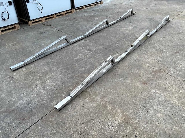 Platdak onderconstructie (zuid) t.b.v. 108 zonnepanelen - afbeelding 2 van  7