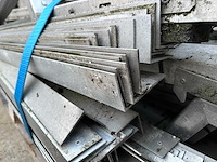 Platdak onderconstructie (zuid) t.b.v. 108 zonnepanelen - afbeelding 4 van  7