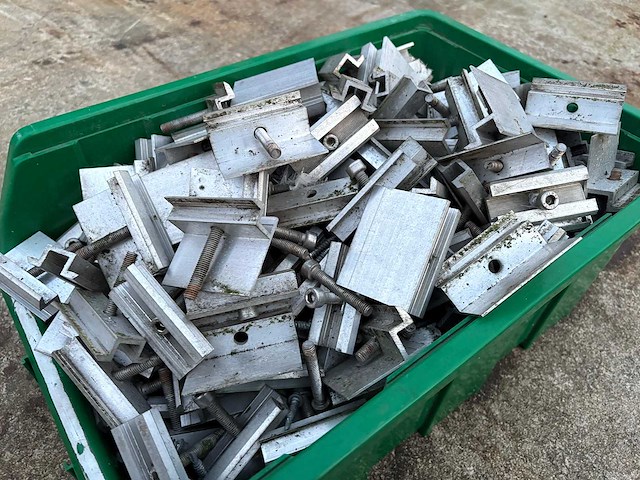 Platdak onderconstructie (zuid) t.b.v. 108 zonnepanelen - afbeelding 5 van  7