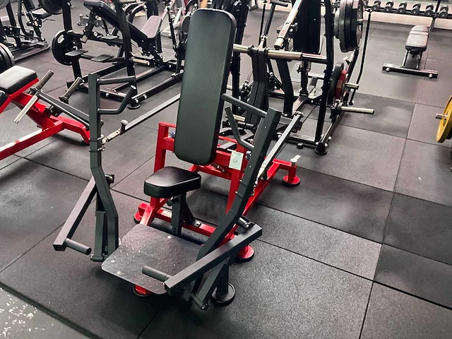 Plate loaded chest press - afbeelding 1 van  6