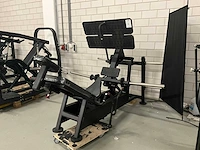 Plate loaded leg press