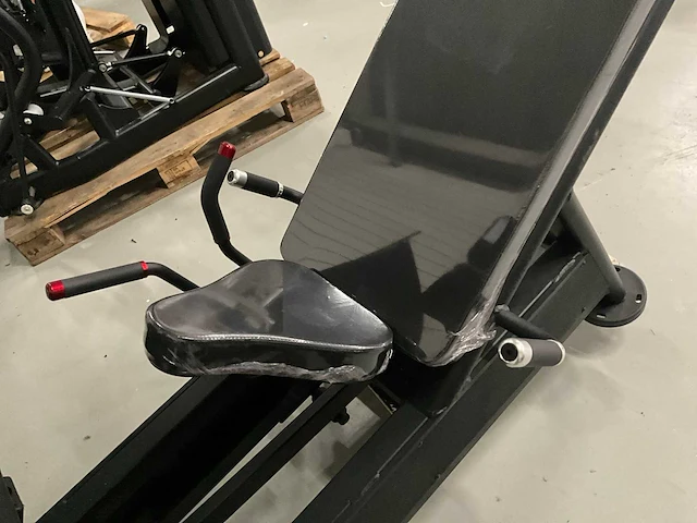 Plate loaded leg press - afbeelding 6 van  7
