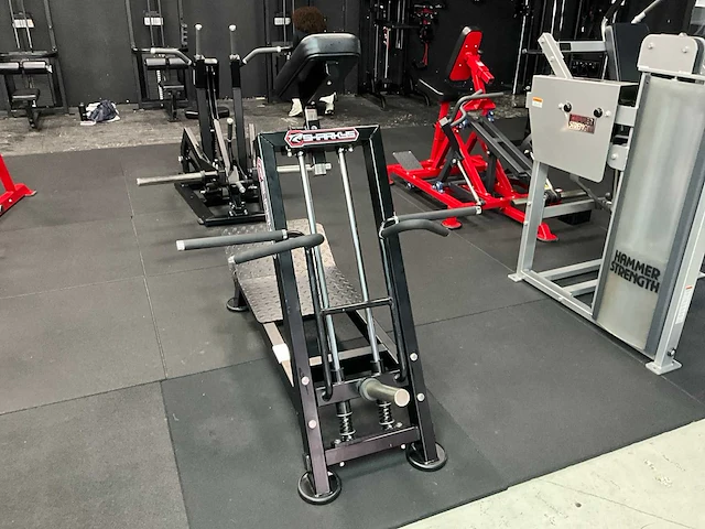 Plate loaded linear t-bar row - afbeelding 3 van  7