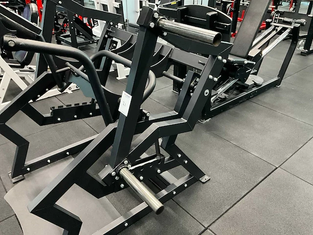 Plate loaded pro squat - afbeelding 6 van  8