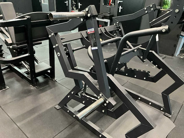 Plate loaded pro squat - afbeelding 7 van  8