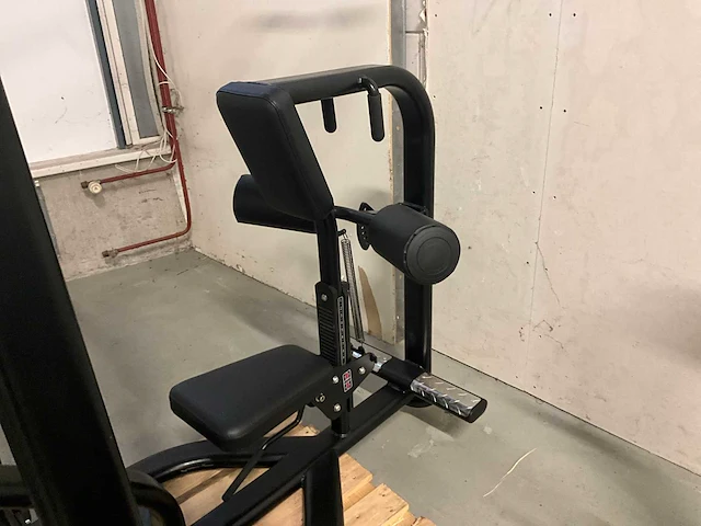 Plate loaded pull down machine - afbeelding 5 van  9