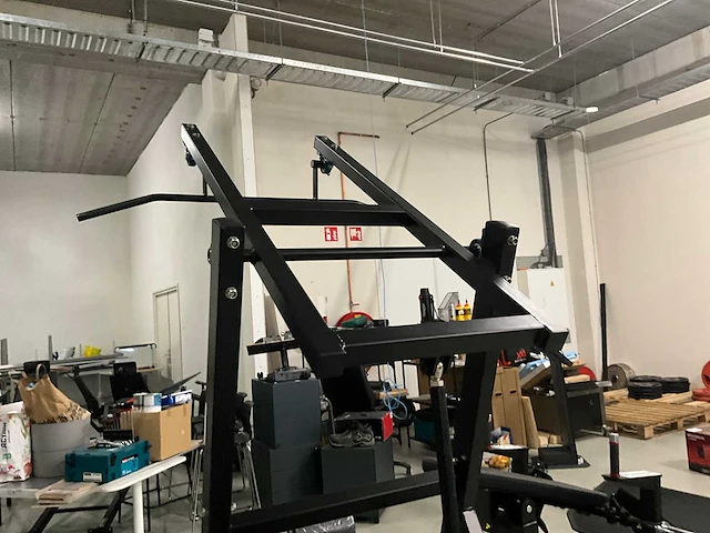 Plate loaded pull downmachine - afbeelding 2 van  4