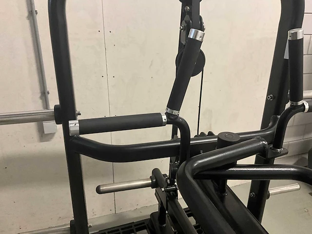 Plate loaded rear delt row machine - afbeelding 5 van  9