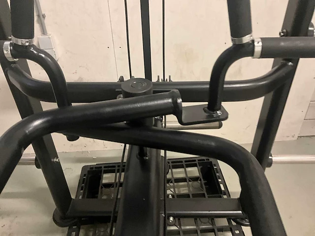 Plate loaded rear delt row machine - afbeelding 6 van  9