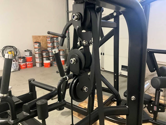 Plate loaded rear delt row machine - afbeelding 9 van  9