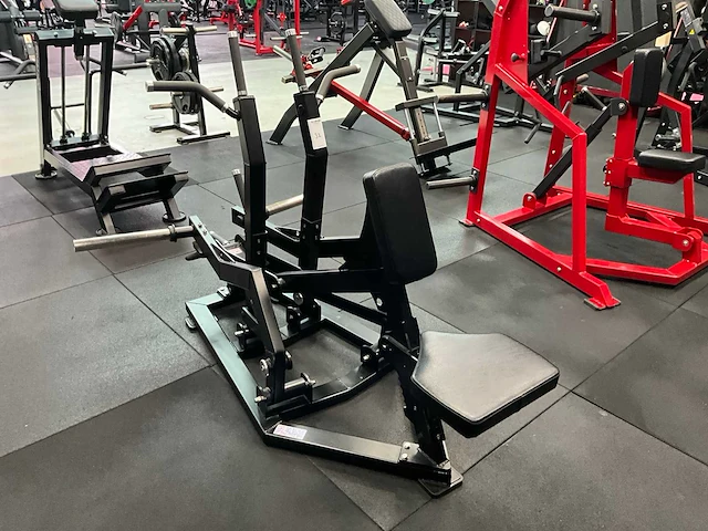 Plate loaded rear delt row - afbeelding 2 van  6