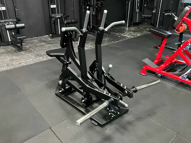 Plate loaded rear delt row - afbeelding 4 van  6