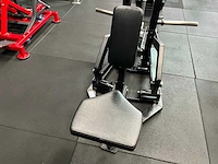 Plate loaded rear delt row - afbeelding 5 van  6