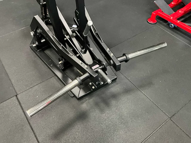 Plate loaded rear delt row - afbeelding 6 van  6