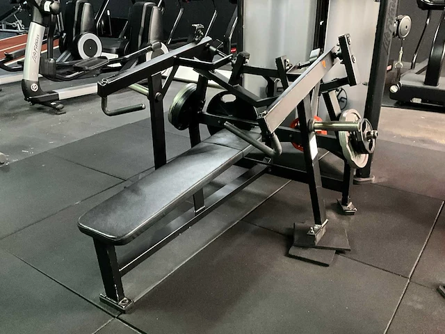 Plate loaded shoulder press - afbeelding 1 van  6