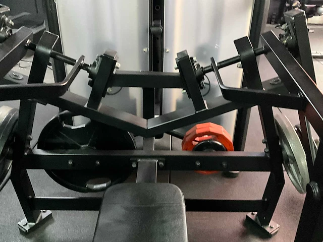 Plate loaded shoulder press - afbeelding 4 van  6