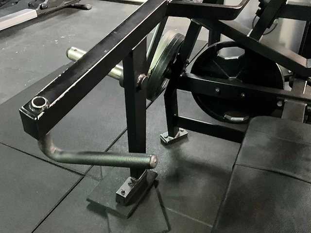 Plate loaded shoulder press - afbeelding 5 van  6