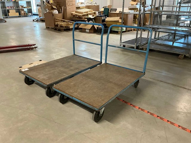Plateauwagen (2x) - afbeelding 1 van  3
