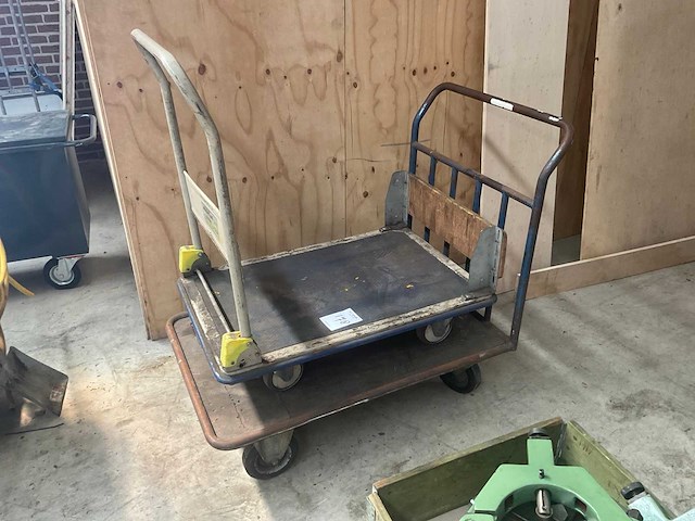Plateauwagen (2x) - afbeelding 1 van  3