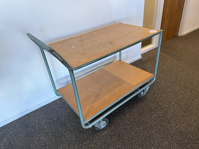 Plateauwagen afmeting 102 x 61 cm. hoogte 84 cm - afbeelding 1 van  2