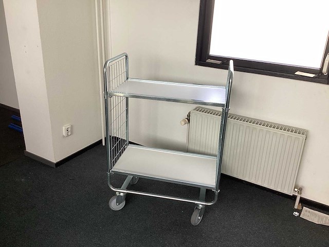 Plateauwagen met gaaswand - afbeelding 1 van  4