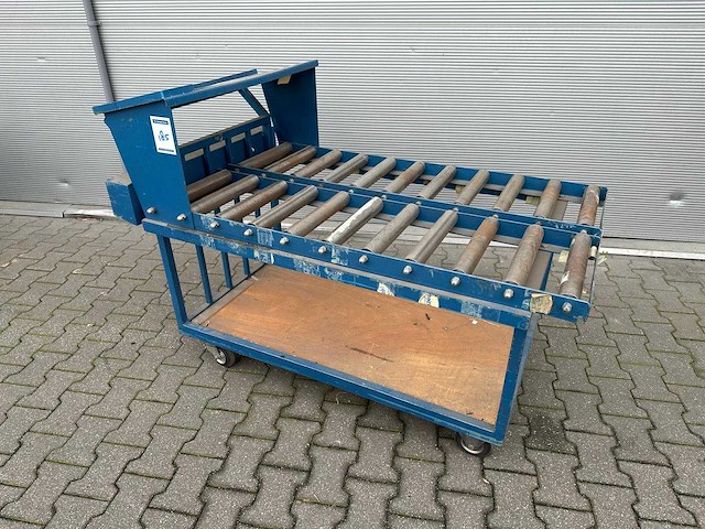 Plateauwagen met rollerbaan - afbeelding 1 van  3