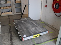 Plateauwagen op luchtbanden. afmeting 162 x 90 cm. - afbeelding 1 van  2