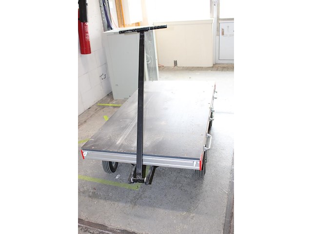 Plateauwagen op luchtbanden. afmeting 162 x 90 cm. - afbeelding 2 van  2