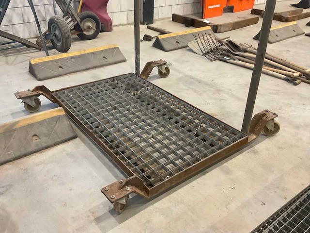 Plateauwagen - afbeelding 2 van  2