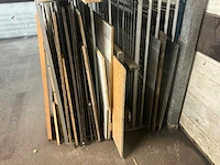 Platen stelling met inhoud - afbeelding 3 van  8