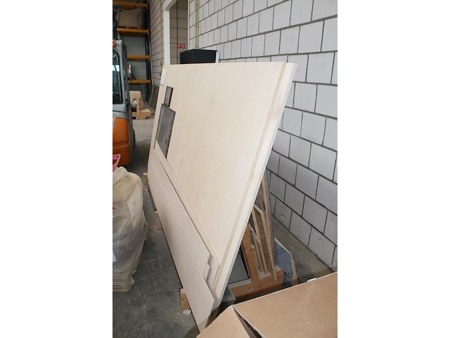Platenbok met divers plaatmateriaal en restant platen w.o. 3x multiplex berken 18 mm met afmeting 305 x 152... - afbeelding 2 van  5