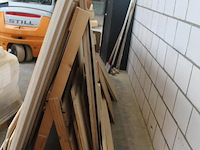 Platenbok met divers plaatmateriaal en restant platen w.o. 3x multiplex berken 18 mm met afmeting 305 x 152... - afbeelding 3 van  5