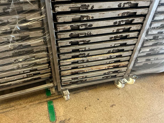 Platenkar met bakplaten (11x) - afbeelding 3 van  5