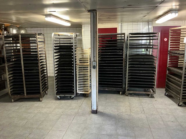 Platenkar / regaalwagen (6x) - afbeelding 1 van  14